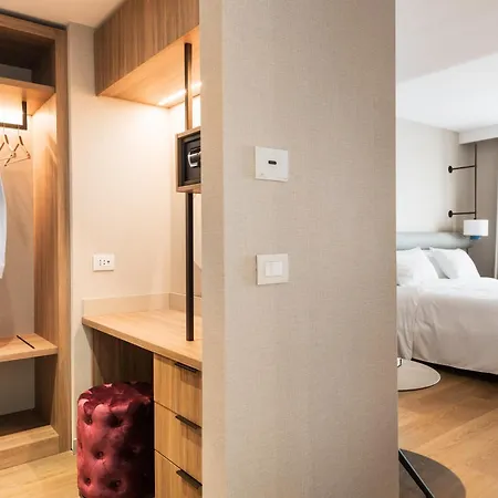 Tapestry By Hilton Ambasciatori Hotel