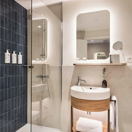 Ambasciatori Venice Mestre, Tapestry Collection By Hilton Mestre