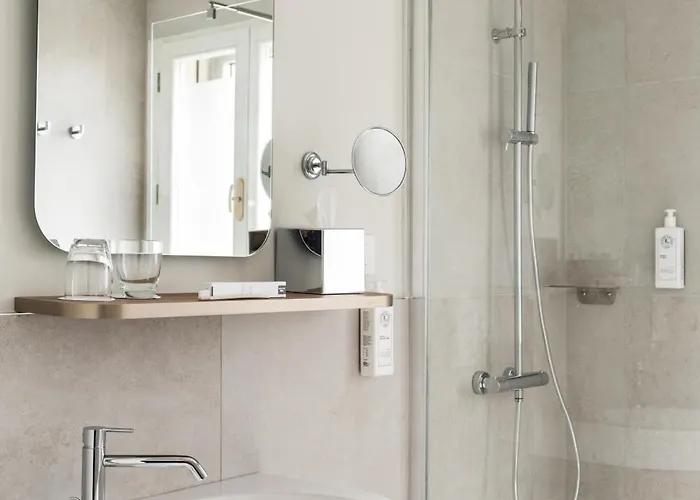 Ambasciatori Venice Mestre, Tapestry Collection By Hilton Mestre