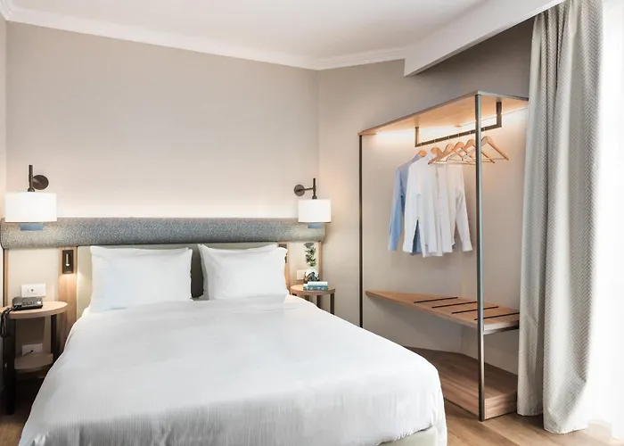 Ambasciatori Venice Mestre, Tapestry Collection By Hilton