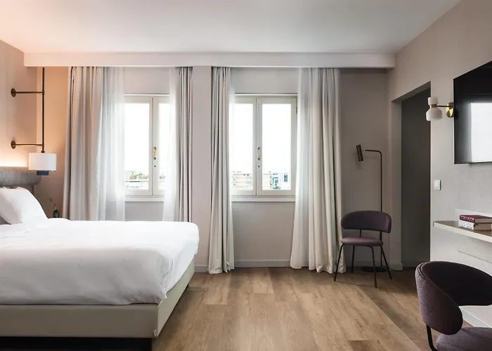 Ambasciatori Venice Mestre, Tapestry Collection By Hilton Mestre