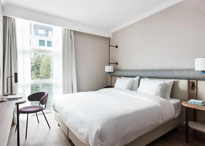 Ambasciatori Venice Mestre, Tapestry Collection By Hilton Mestre