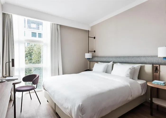 Ambasciatori Venice Mestre, Tapestry Collection By Hilton Mestre