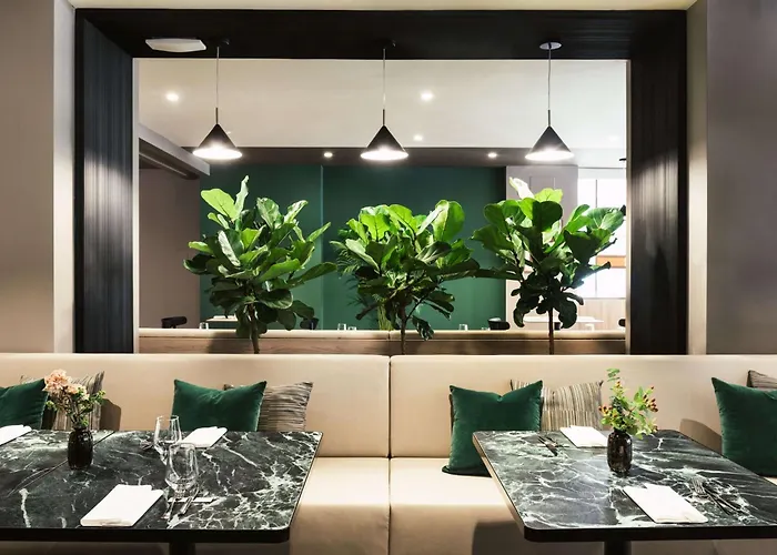 Ambasciatori Venice Mestre, Tapestry Collection By Hilton Mestre