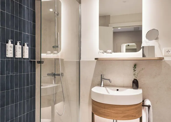 Ambasciatori Venice Mestre, Tapestry Collection By Hilton Mestre